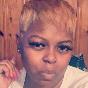 Meet your Posher, Carlitha